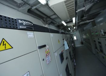 Melalui Solusi E-House, Schneider Electric Dukung Program “Papua Terang 2020”