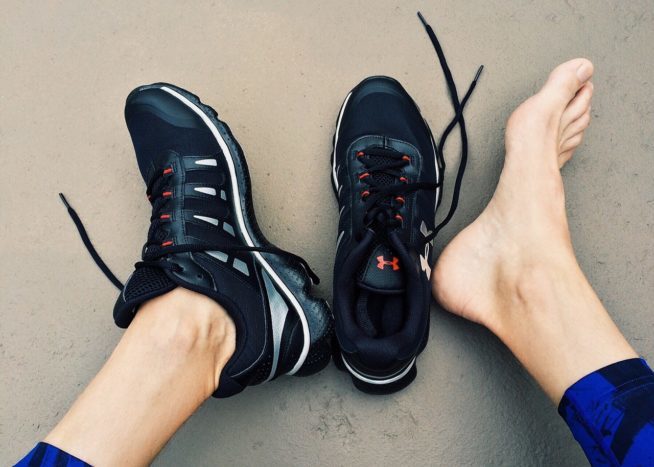 sepatu olahraga untuk osteoartitis lutut