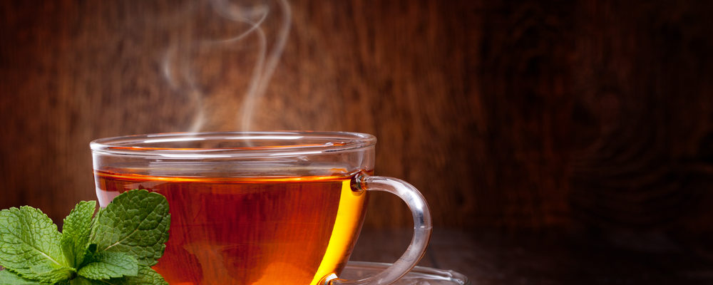 Benarkah Minum Teh Panas Meningkatkan Risiko Kanker Kerongkongan?