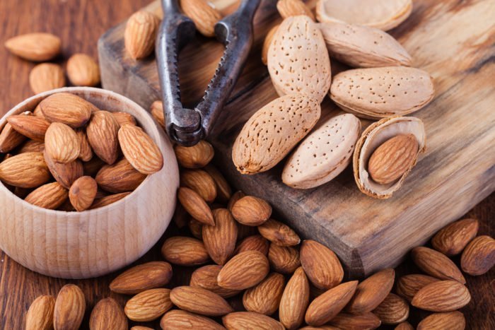 kacang almond