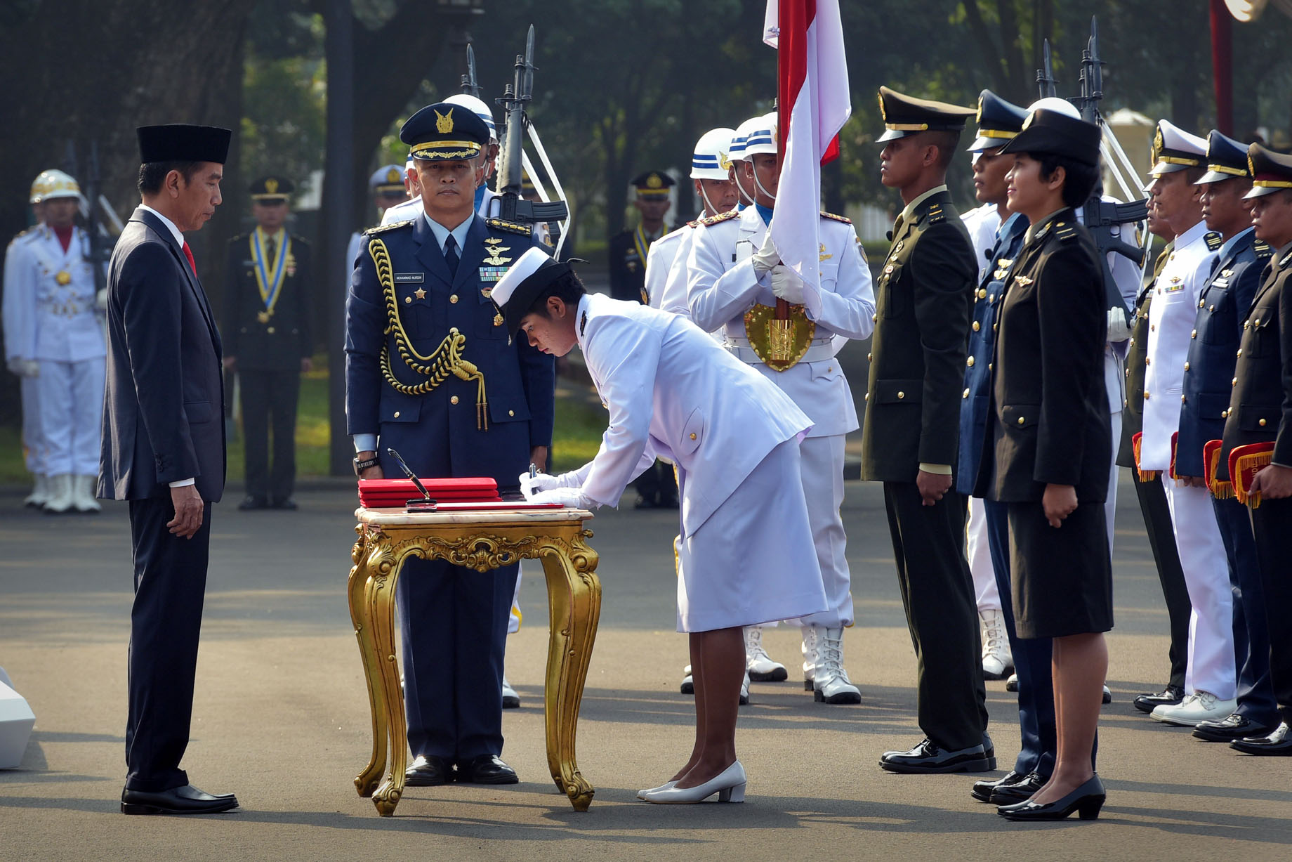 Presiden Jokowi Lantik 724 Taruna Taruni Jadi Perwira TNI Polri