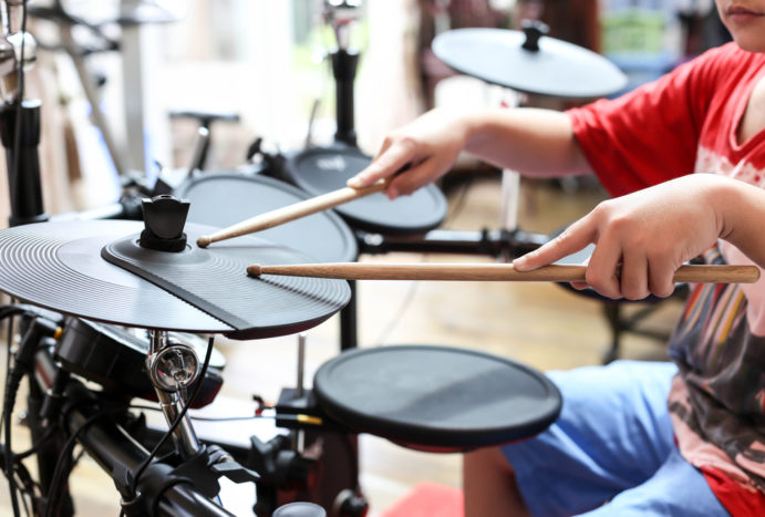 manfaat belajar musik anak