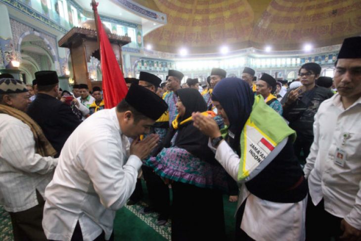 HAJI – Kloter Pertama Calhaj Kota Tangerang Diberangkatkan