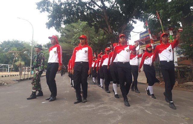 Calon Paskibra Digembleng TNI