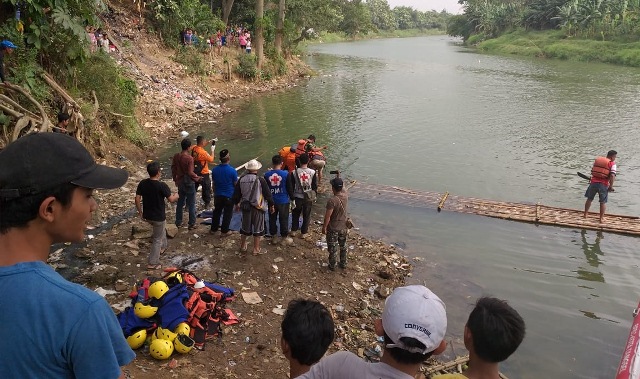 Jasad Ayung Tersangkut Pancing di Cisadane
