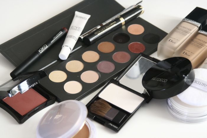 makeup mata yang harus dihindari