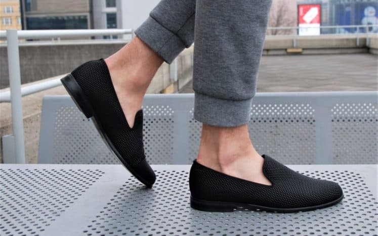 pakai sepatu tanpa kaus kaki
