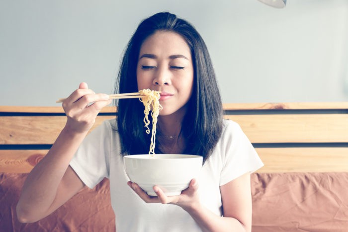 makan mie instan saat hamil