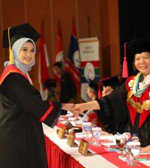 Universitas Pembangunan Jaya Meluluskan Calon Pemimpin Inovatif di Era Disruptif