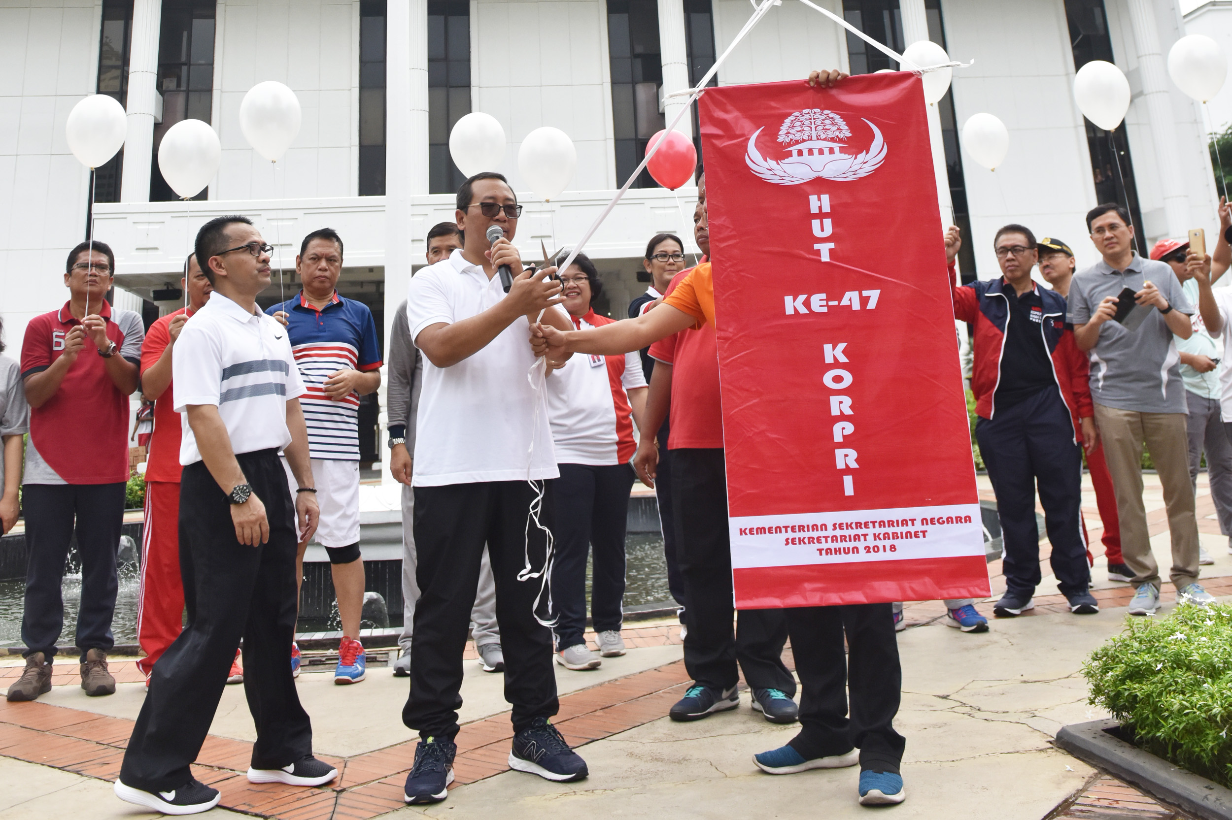 Sesmensesneg Buka Rangkaian Kegiatan HUT ke-47 KORPRI Kemensetneg dan Setkab