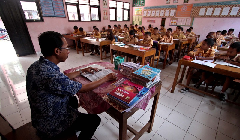 Penyebaran Guru PNS Tak Merata