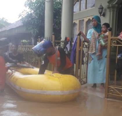 Relawan OI Tangsel Berangkat ke Pandeglang Banten