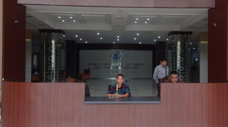 Anggota Dewan Keluhkan Gedung Baru