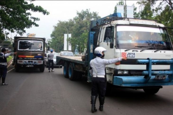 Dishub Kabupaten Tangerang Tindak 93 Pengemudi Truk Tambang