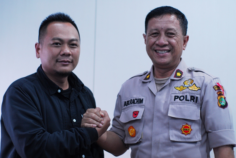 Jago ‘Nembak’ Hati Masyarakat