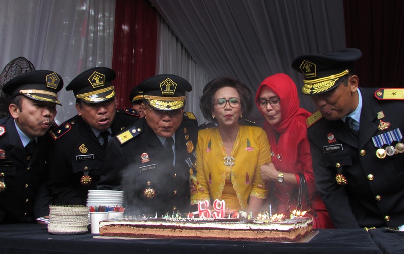 Tumpengan Tutup  Hari Bhakti Imigrasi ke-69