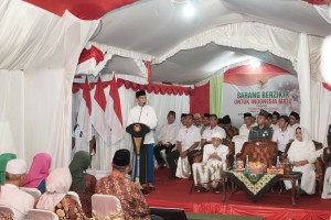 Presiden Jokowi menyampaikan sambutan pada acara Sarang Berdzikir Bersama Untuk Indonesia Maju di Pondok Pesantren Al Anwar Sarang, Kabupaten Rembang, Jateng, Jumat (1/2) sore. (Foto: Dindha M/Humas)