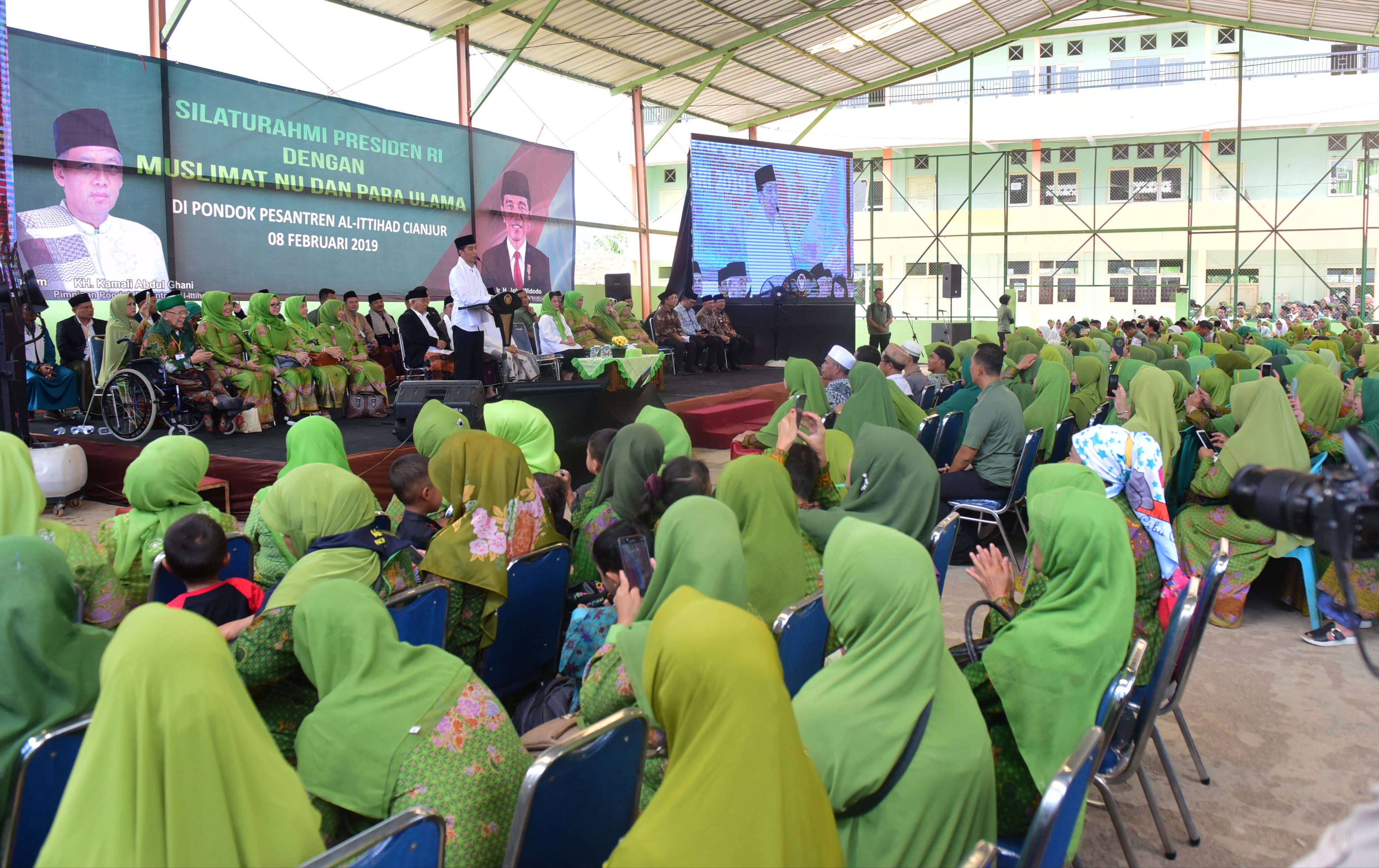 Ajak Masyarakat Hati-Hati, Presiden Jokowi Sebut Banyak Isu dan Fitnah Yang Berbahaya