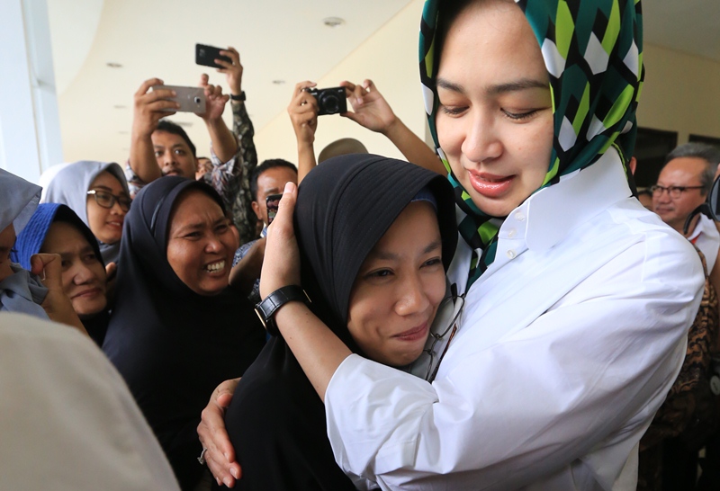 Airin Besuk Korban Laka Damkar, Pastikan Kesembuhan Bawahan