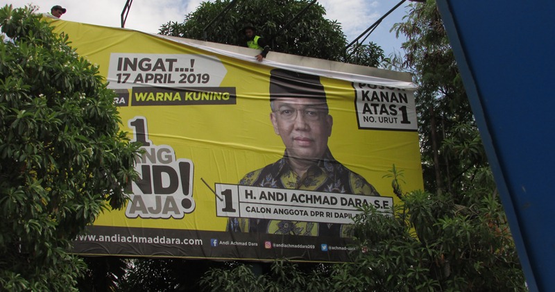 Caleg Tidak Patuh, Pasang APK di Lokasi  Terlarang