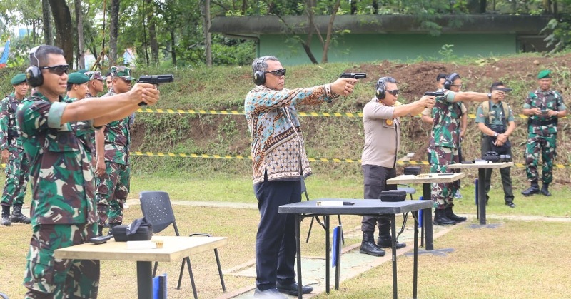 Latihan Menembak Biar Fokus ke Target Kinerja