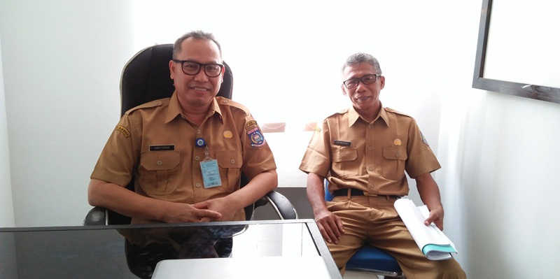 Setahun, Lima Orang Gila