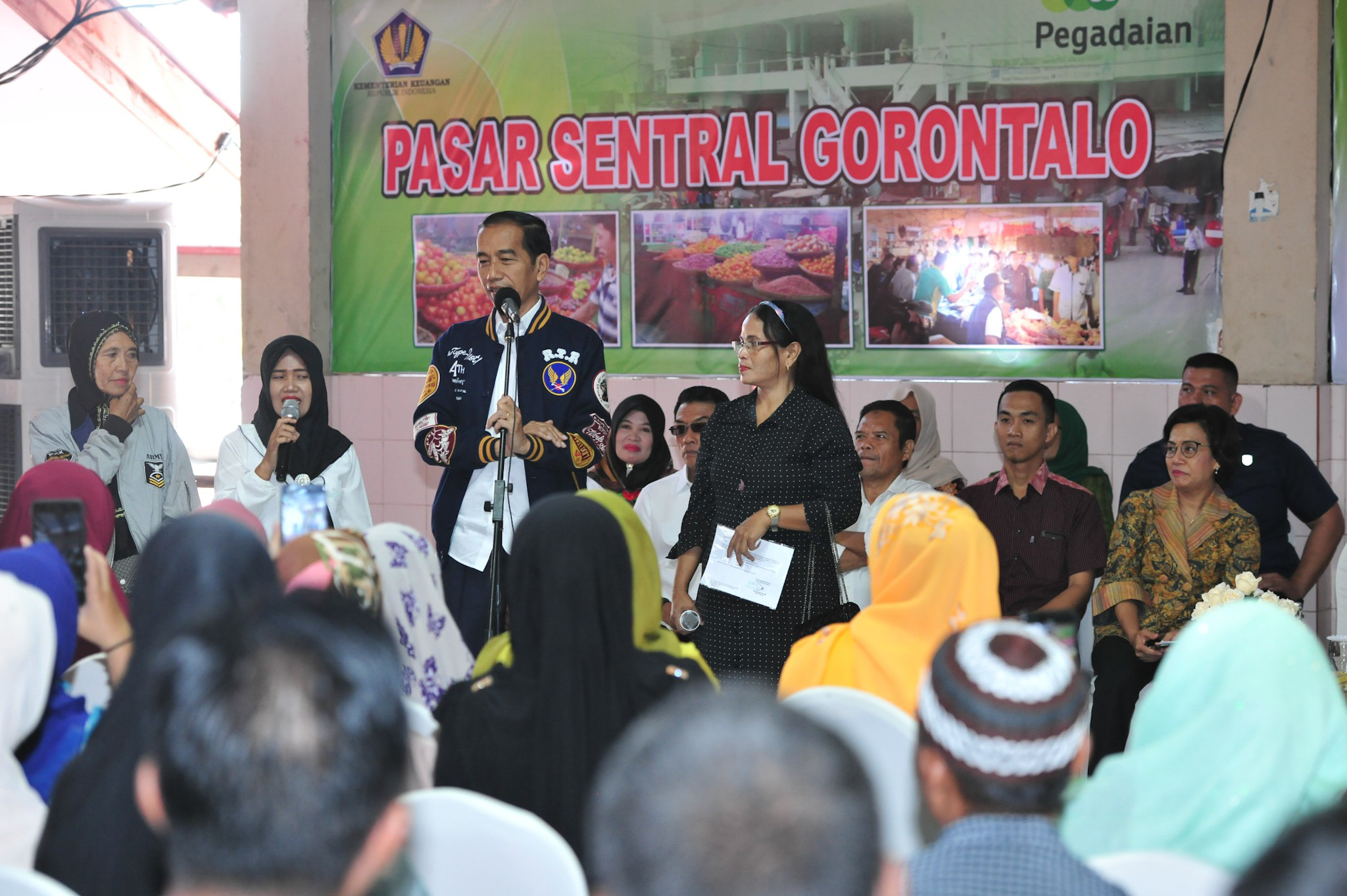 Temui Pedagang di Gorontalo, Presiden Jokowi: Kalau Dapat Suntikan Dana Omsetnya Harus Tambah