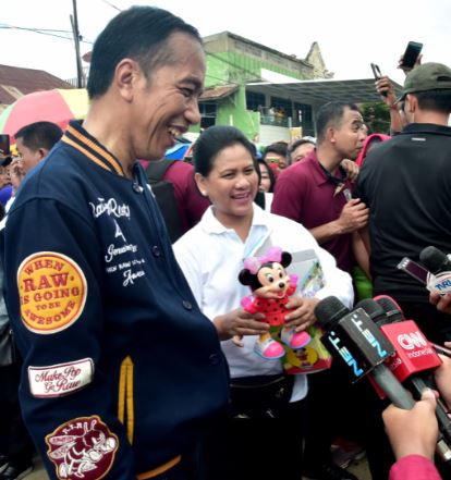 Tinjau Pasar Sentral, Kendari, Presiden Jokowi Menilai Harga-Harga Stabil