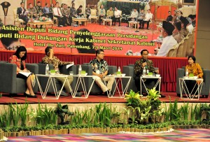 Para pembicara dalam Rakor Peningkatan Kualitas Penyelenggaraan Sidang Kabinet, di Palembang, Sumatra Selatan, Jumat (8/3). (Foto: Humas/Anggun).