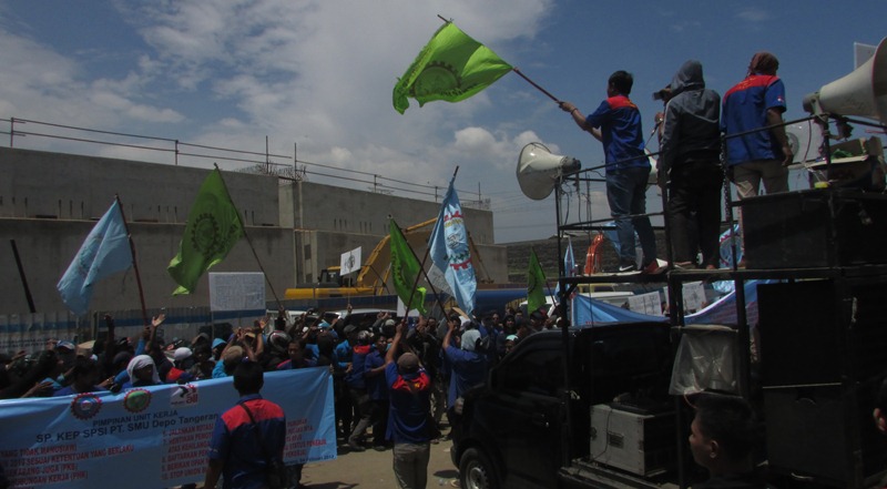 Dibebani Barang Hilang, Karyawan PT. SMU Demo Perusahaan