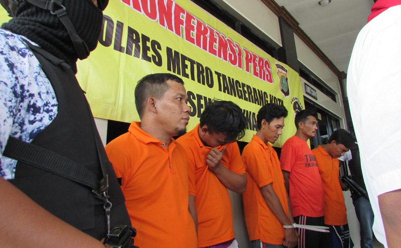 Pembobol Gudang Ditembak