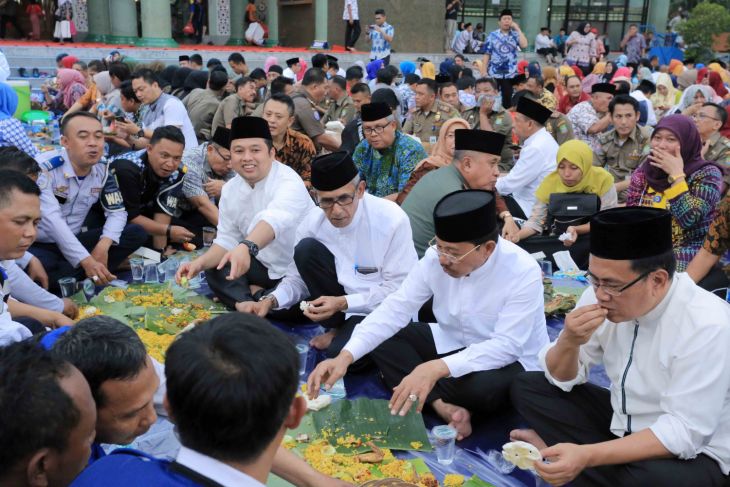 Tabur Bunga, Tangerang Bersedekah, Ngeliwet Bareng