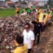 Angkut Gunungan Sampah di Pinggir Rel Kereta Api Sudimara, DLH Tangsel Terjunkan 70 Personel