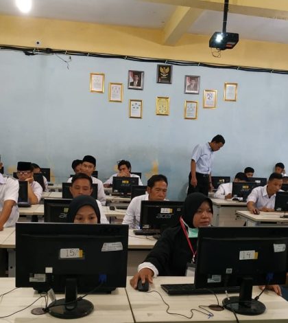 880 Peserta dari 24 PKBM di Tangsel Ikuti UNBK Paket B