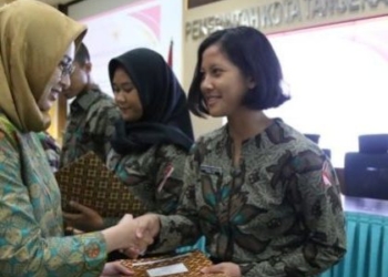 Seluruh Anggota Paskibraka Tangsel Diberikan Penghargaan
