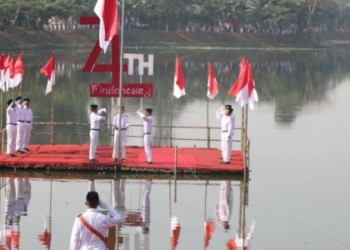 Upacara Bendera Kolosal Pertama se-Banten di Situ Parigi Tangsel