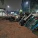 Truk Proyek Pelebaran Kali Di Pamulang Terguling