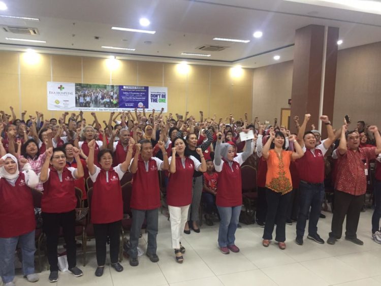 Senam stroke di Eka Hospital BSD.