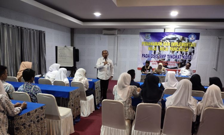 Dinas Kebudayaan dan Kebudayaan (Dindikbud) Tangsel menyelenggarakan kegiatan bertemakan 'Penanaman dan Implementasi Nilai-nilai Pancasila' pada 5-7 Februari bertempat di Bogor, Jawa Barat.