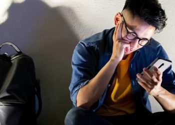 Grup WhatsApp Keluarga Ternyata Bisa Pengaruhi Kesehatan Mental