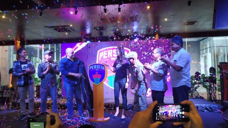 Peluncuran logo baru Persita Tangerang. (PHD)