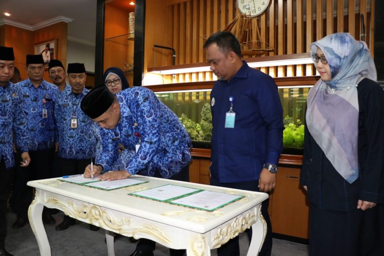 Penandatanganan MoU Pemkab Tangerang dengan BPOM Banten. (Ist)