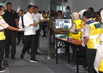 Presiden Tinjau Bandara Soekarno-Hatta Pastikan Pengecekan Kesehatan di Tempat Publik Berjalan Baik