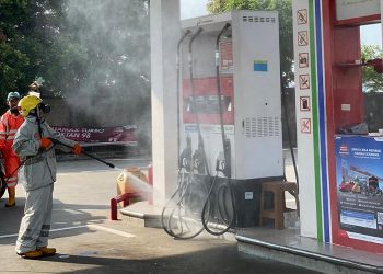 Cegah Penyebaran Corona, Ratusan SPBU di Tangerang Disemprot Disninfektan