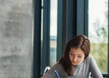 5 Cara Agar Pikiran Bisa Fokus Saat Belajar dan Tidak Teralihkan