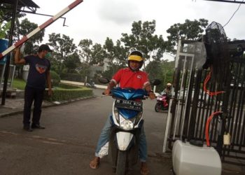 Cegah Corona, Warga Graha Raya Serpong Swadaya Siapkan Blower Desinfektan