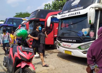 Larangan Mudik: Agen Bus Dipadati Penumpang, Tarif Naik Dua Kali Lipat 