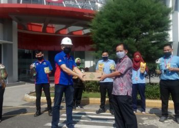 Tingkatkan Imunitas Tubuh, Karyawan PT IKPP Tangerang Diberi Suplemen Tambahan