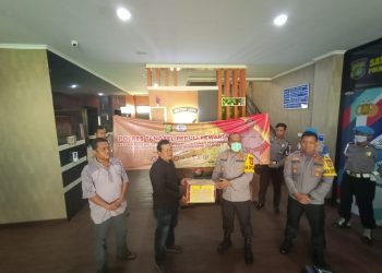 Peduli Kinerja Wartawan, Polres Tangsel Beri Bantuan Mie Instan