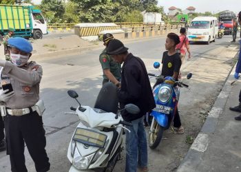 Pastikan PSBB Berjalan Baik, Bupati Zaki Pantau Check Point di Jayanti